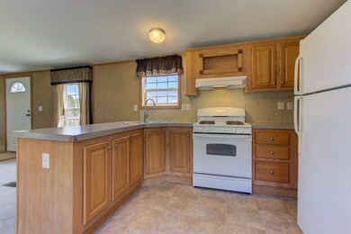 146 Chestnut Hill Rd, Rochester, NH 03867 - photo 4