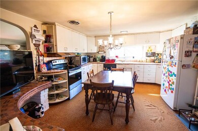 911 Fernwood St unit 913, Emmaus, PA 18049 - photo 3