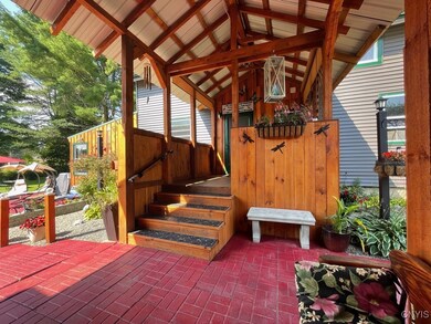 Side entrance/breezeway