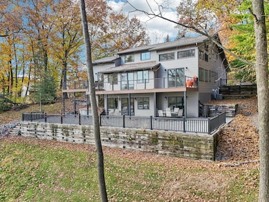 N5620 Thunderbird Rd, Portage, WI 53901 - photo 2