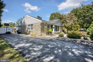 651 E Fir St, Palmyra, PA 17078 - photo 3