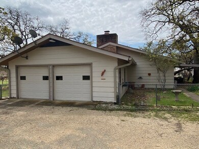 1108 N Cherry St, Fredericksburg, TX 78624 - photo 4
