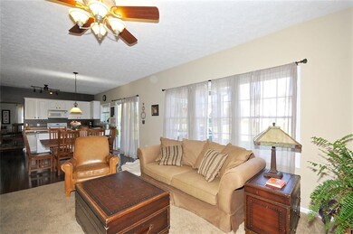 12086 Flagstone Dr, Fishers, IN 46037 - photo 3