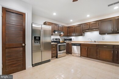 20721 Oriole Cir, Hagerstown, MD 21742 - photo 6