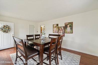 11-4412-Devonshire-Ave-WindowStill-Photo