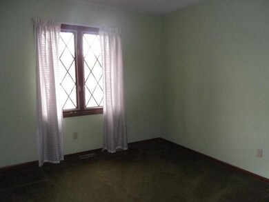 609 E 3rd St, Auburn, IN 46706 - photo 5