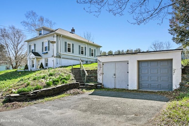 208 Jason St, Pittsfield, MA 01201 - photo 3