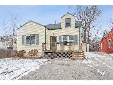 915 Leach Ave, Des Moines, IA 50315 - photo 2
