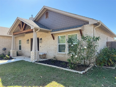 702 Pillar St, Bowie, TX 76230 - photo 3