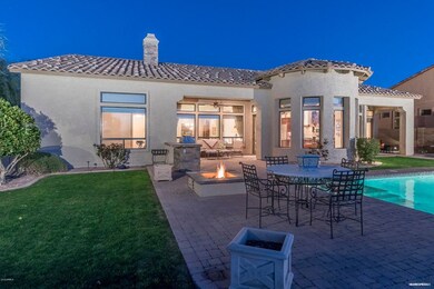 Fire pit and built in grill