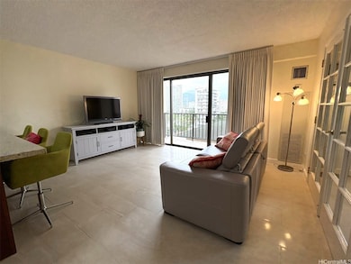 The Four Paddles unit 911, Honolulu, HI 96815 - photo 3