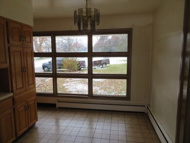 2511 N Mcaree Rd, Waukegan, IL 60087 - photo 2