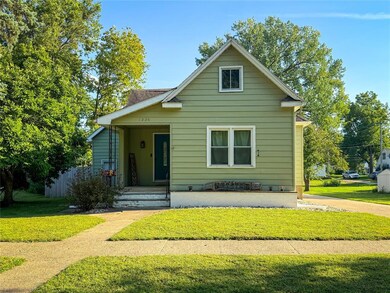 1226 6th St, Boone, IA 50036 - photo 2
