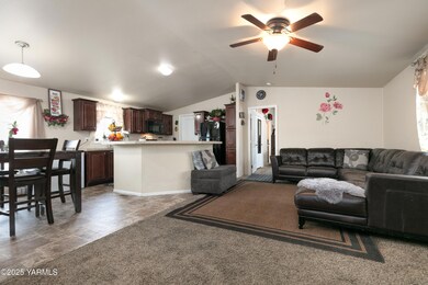 1201 W Washington Ave unit 15, Yakima, WA 98903 - photo 3