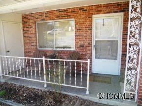 105 Wynnbrook Dr, Hendersonville, NC 28792 - photo 2