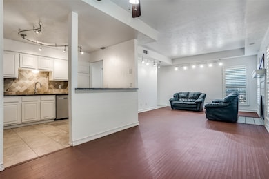 3100 Devonshire Dr unit 112, Plano, TX 75075 - photo 7