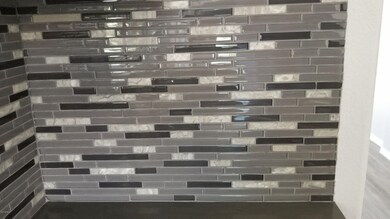Kitchen n=backsplash