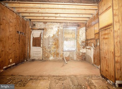 2807 Kirk Ave, Baltimore, MD 21218 - photo 5