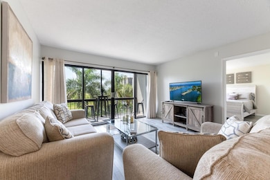 3050 Presidential Way unit 305, West Palm Beach, FL 33401 - photo 3