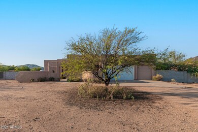 Three car garage in Cave Creek.