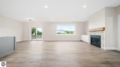 7827 E Longbranch Cir, Traverse City, MI 49684 - photo 2