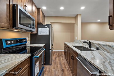 10218 Jamestown Dr unit E, Anchorage, AK 99507 - photo 4