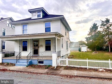 25 S Center Ave, Palmyra, PA 17078 - photo 2