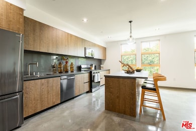 547 N Sweetzer Ave unit 103, West Hollywood, CA 90048 - photo 5