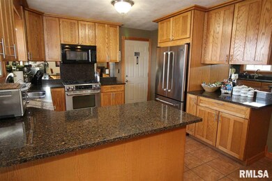10514 W Eddleman Rd, Hanna City, IL 61536 - photo 5
