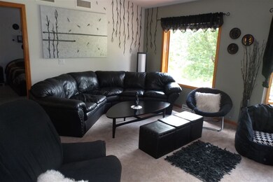 121 Village View Ct, Oregon, WI 53575 - photo 7