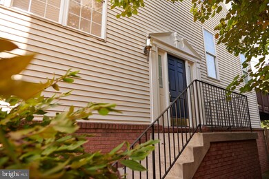 25338 Mcintyre Square, Chantilly, VA 20152 - photo 2