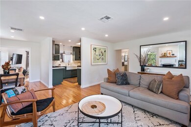 22020 Martinez St, Woodland Hills, CA 91364 - photo 5