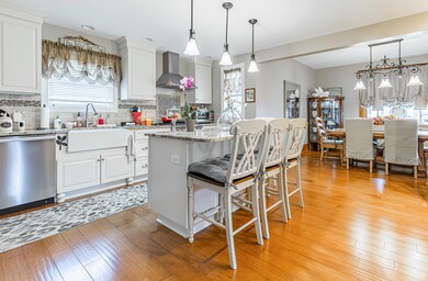 422 Sampson St, Old Forge, PA 18518 - photo 6