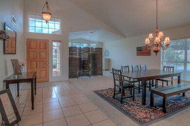 6 Living Room photo a