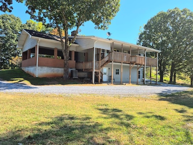 10048 Moneta Rd, Bedford, VA 24523 - photo 2