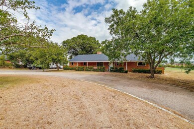 3912 Redbird Ln, Joshua, TX 76058 - photo 3