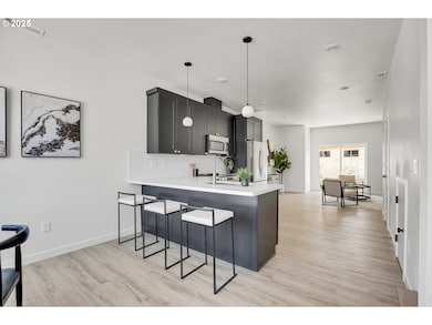 14876 NE Couch St unit 13, Portland, OR 97230 - photo 3