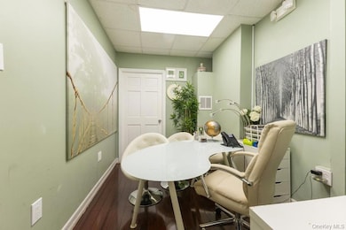 5836 Catalpa Ave, Flushing, NY 11385 - photo 7