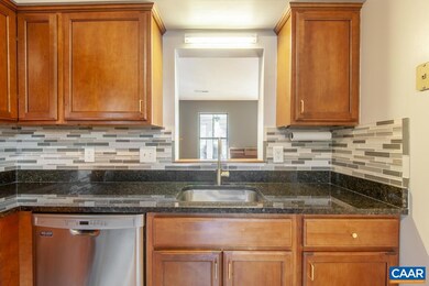 722 Merion Greene, Charlottesville, VA 22901 - photo 6