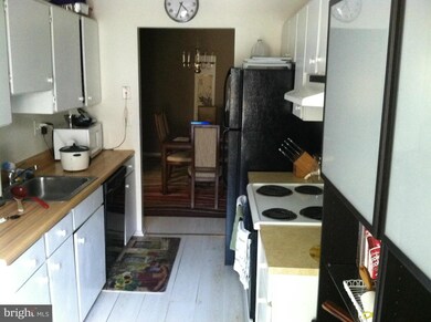 9321 Jarrett Ct, Montgomery Village, MD 20886 - photo 2