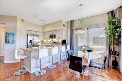 Kitchen/Dining area