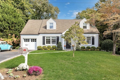 27 Marshall St, Old Greenwich, CT 06870 - photo 3