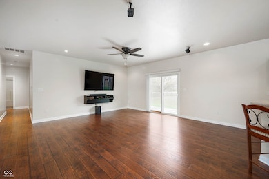 5026 W Stonehaven Ln, New Palestine, IN 46163 - photo 6