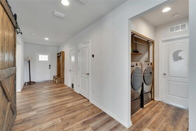 18649 Hunters Meadow Walk, Land O' Lakes, FL 34638 - photo 3