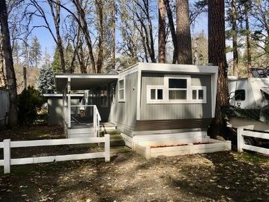 9566 Old Stage Rd unit 14, Gold Hill, OR 97525 - photo 2