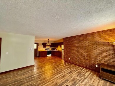 602 N Sprague St unit 2, Caledonia, MN 55921 - photo 2