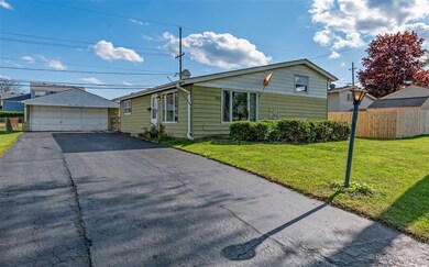 327 Delaware St, Carpentersville, IL 60110 - photo 2