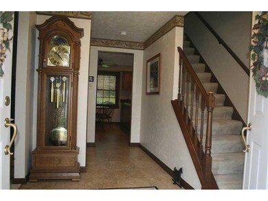 Entry/Foyer.