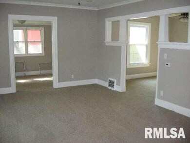 802 E High St, Davenport, IA 52803 - photo 2