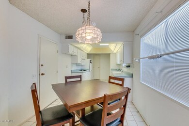 Eat -In Kitchen
